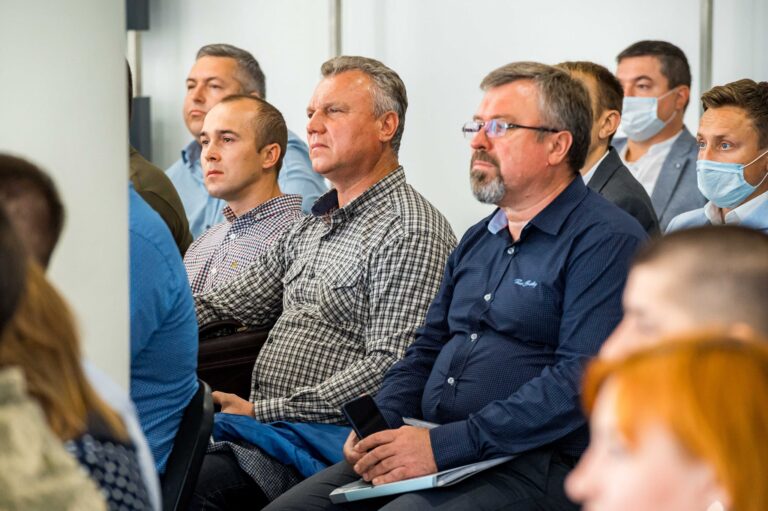 На Вінниччині депутати від місцевої партії скликають “тарифні” сесії міських рад