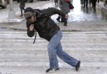 Синоптики попереджають про вітряну погоду та ожеледицю на Вінниччині