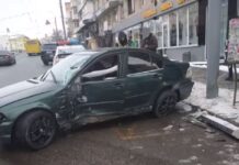 У Вінниці водія БМВ занесло в електроопору