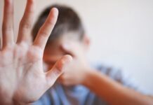 На Вінниччині поліція перевіряє повідомлення, про знущання директора школи з учня