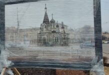 У Вінниці встановили прозорий стенд з зображенням Вознесенської церкви. Фото