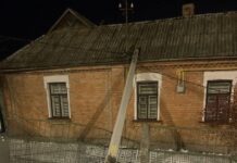 У Вінниці водій зніс електроопору