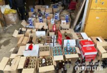 На Вінниччині вилучили більше тони підробленого алкоголю. Відео