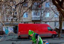 У Вінниці мають прибрати усі прибудинкові території до середини квітня