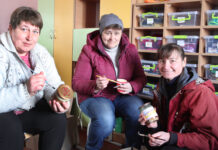 В селі на Вінниччині виготовили більше10 тисяч банок з тушкованим м’ясом для ЗСУ