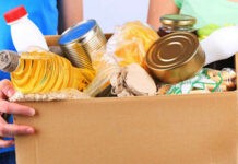 У Вінниці малозахищеним родинам видають продуктову допомогу