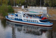 У Вінниці розпочалась навігація теплоходів по Південному Бузі: ціни та графік роботи