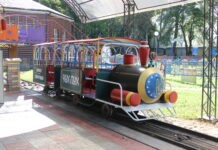 У Вінниці запрацювали атракціони у Центральному парку. Фото