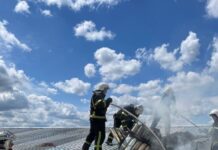 У Вінниці рятувальники загасили склад