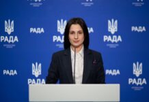 Вінницькі народні депутати прокоментували ініціативу обласної ради встановити надбавки і премії комунальному начальству області