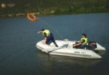 Надзвичайники врятували вінничанина, який намагався переплисти Дністер