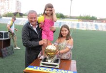 У Вінниці відбувся благодійний футбольний матч, грали легенди футболу проти зірок вітчизняного шоу-бізнесу