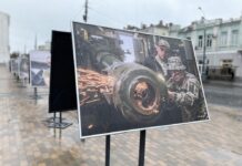 У Вінниці просто неба триває виставка «Обличчя логістики ЗСУ»