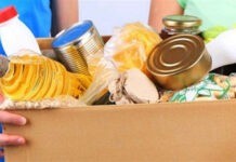 У Вінниці містянам з соціально вразливих груп видають набори з гуманітарною допомогою від ЮНІСЕФ та польської Fundacja Biedronki