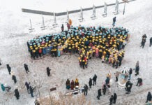 Вінничани утворили велику живу мапу України під час акції до Дня Гідності та Свободи