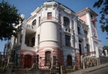 У Вінниці на вулиці Сковороди стався витік води