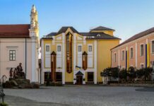 Розписати писанку чи дізнатися про історію католицьких орденів запрошують у краєзнавчий музей у Вінниці раєзнавчий музей запрошує