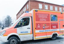 Вінницькі підприємці обладнали стоматологічний кабінет на колесах для військових на передовій