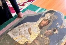 На Вінниччині реставрують Старовинну Барську ікону Божої Матері Реставрують ікону