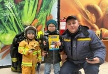На Вінниччині ДСНСники ознайомили дітей із професією рятувальника День безпеки