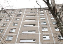 У під’їздах багатоповерхівок Вінниці замінюють вікна на енергоощадні Заміна вікон