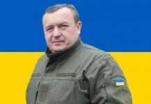 Заступник Калинівського міського голови Микола Господарець отримав нагороду від Валерія Залужного Золотий хрест від Залужного