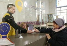 Вінничани на пошті обміняли 730 тисяч ламп розжарювання на світлодіодні Обмін старих лампочок