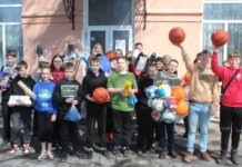 Школи Козятина отримали спортивний інвентар від благодійників Проєкт "Спорт заради перемоги" реалізується на теренах Вінницької області спільними зусиллями Благодійного Фонду Миколи Філонова "Український альянс" та Благодійного Фонду “МХП — Громаді”