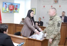 Муніципальне житло: у Вінниці учасники Програми тягли жереб на квартири етап жеребкування