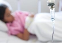 У Могилів-Подільському ліцеї масове отруєння спричинили брудні руки кухарки ознаки отруєння.