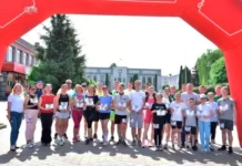 «Біжу за Героя!» – в Жмеринці провели забіг у пам’ять про загиблих земляків 30 любителів бігу