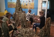 На Вінниччині волонтери сплели 10 метрову маскувальну сітку для ЗСУ захисну сітку