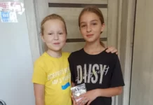 Дівчата з Вінниччини продавали вироби з бісеру, кошти направили на потреби ЗСУ власностворені прикраси із бісеру