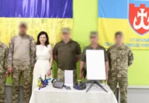 Starlink замість свята: вінницькі ліцеїсти відмовились від випускного і придбали військовим потрібні речі Starlink та GPS навігатор