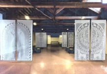 У Венеції проходить виставка витинанок майстрині родом із Вінниччини Дарії Альошкіної витинанки величезних розмірів