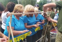 Танцювальний флешмоб, акція та ярмарок. Святкування Дня Конституції у Вінниці. Відео святкування Дня Конституції України