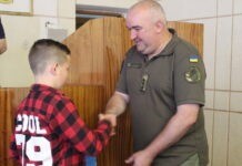 Школяр з Вінниччини Назар Сохацький придбав павербанки для військових на фронт Назар Сохацький