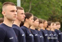 У Вінниці понад сто випускників кадетського корпусу поліції склали присягу Кадети