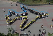 «Янголи пам’яті»: у Вінниці вшанували памʼять загиблих на Площі Перемоги Янголи пам’яті