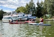 Літні водні розваги: дітей ВПО запрошують на катання на SUP-дошках Катання на SUP-дошках