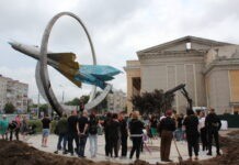 У Вінниці висадили сакури в пам’ять про жертв ракетного теракту. Відео