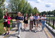 В парку Ладижина 100 книг поповнили буккросингову бібліотеку