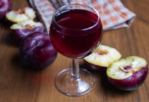 Солодкий сливовий лікер до святкового столу Солодкий лікер