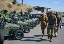 Вінницькі волонтери передали військовим багі для дій на півдні України автомобілі багі