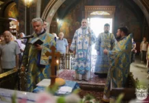 Молитва та Пам’ять: Вінницький Кафедральний Собор вшанував загиблих захисників України молились за захисників