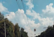 У Вінниці на ділянці вулиці Келецької звузять смуги та намалюють паркомісця на ділянці вулиці Келецької звузять смуги