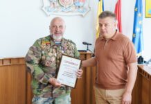 У Вінниці до Дня Захисників ветеран російсько-української війни отримав сертифікат на автівку