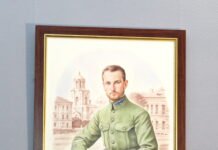 Вінничан та гостей міста запрошують на виставку картин у Вежі Артинова «Під Покровом Захисників»
