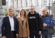 У Верховній Раді попри заяви Стефанчука зібрали 228 підписів за заборону московської церкви Лариса Білозір разом з колегами-депутатами зібрала 226 підписів за звернення до спікера Верховної Ради Руслана Стефанчука щодо винесення в зал на голосування народними депутатами заборони московської церкви.