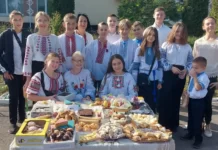 На Вінниччині учні, вчителі та батьки зібрали понад 65 тисяч гривень для армії ярмарок присвячений Дню Захисників і Захисниць